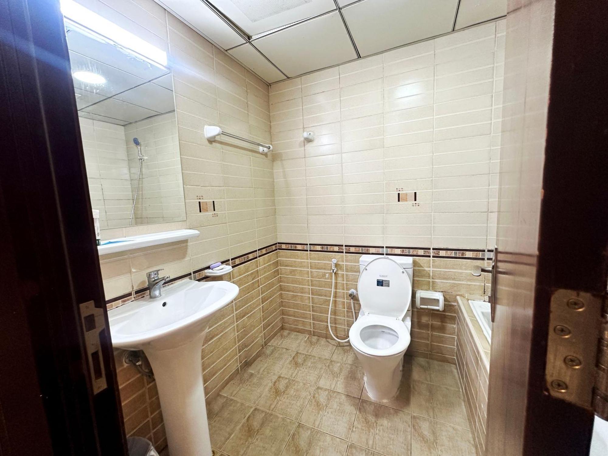 Quiet Partition Room In Tecom Barsha Heights Дубай Екстериор снимка