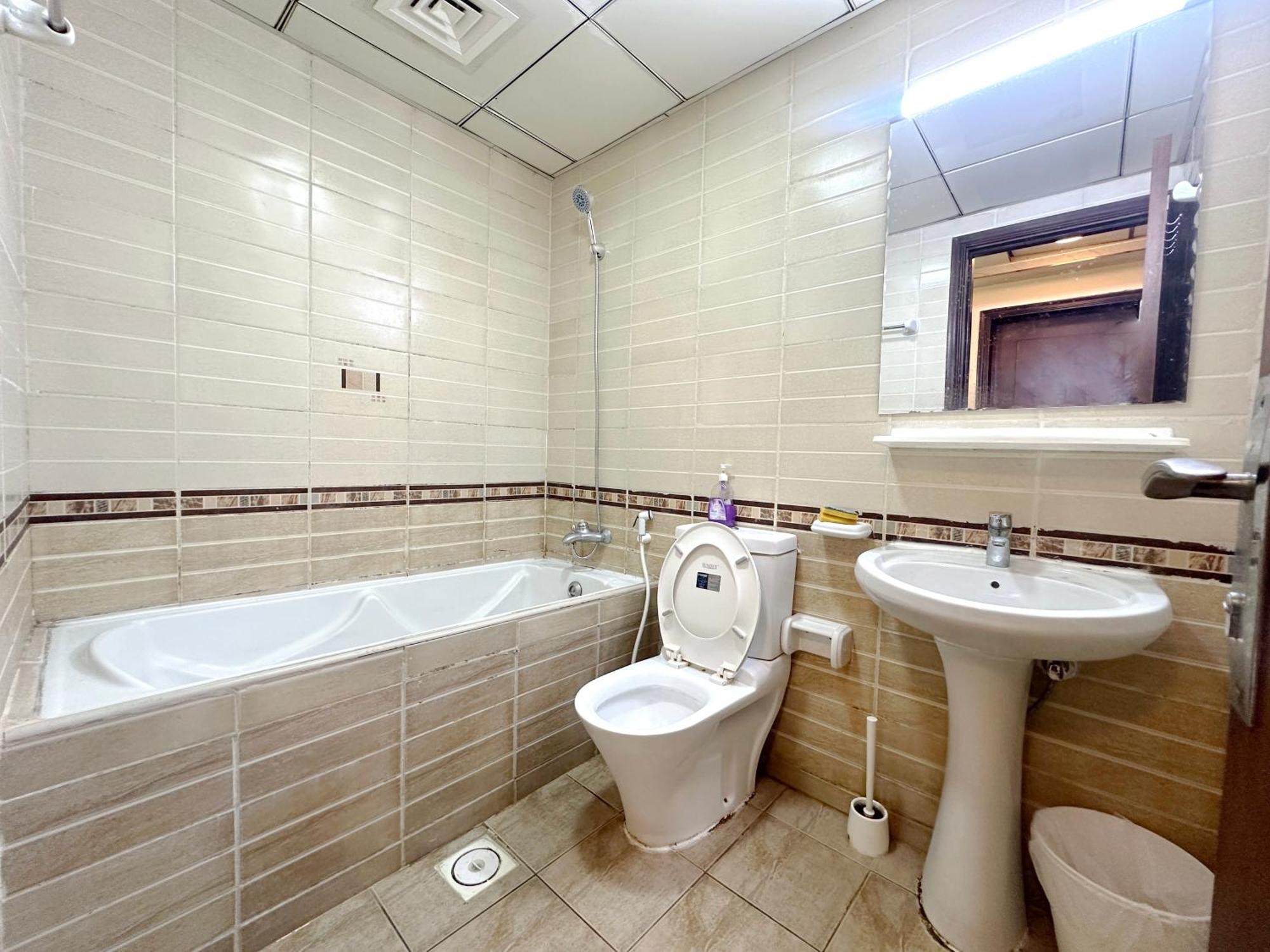 Quiet Partition Room In Tecom Barsha Heights Дубай Екстериор снимка
